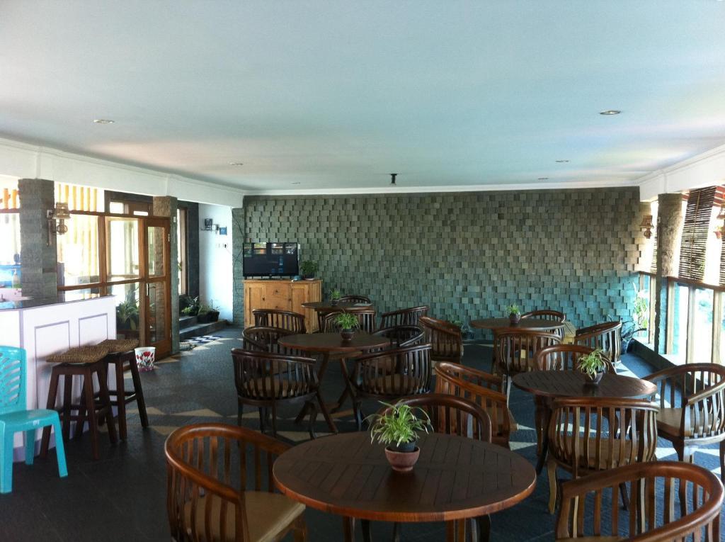 Hotel Adinda Парангтритис Экстерьер фото